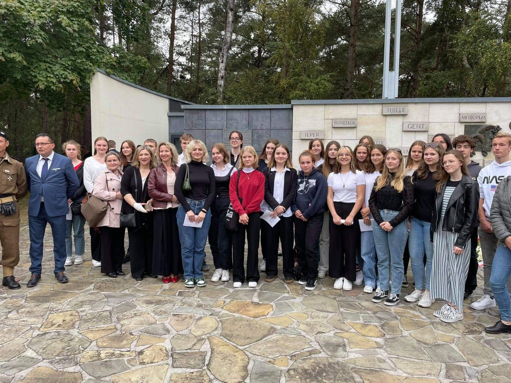 UROCZYSTOŚCI NA POLSKIM CMENTARZU W LOMMEL