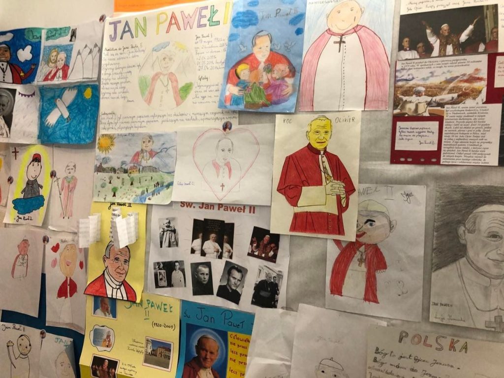 ŚWIĘTY JAN PAWEŁ II W NASZYCH SERCACH I PAMIĘCI