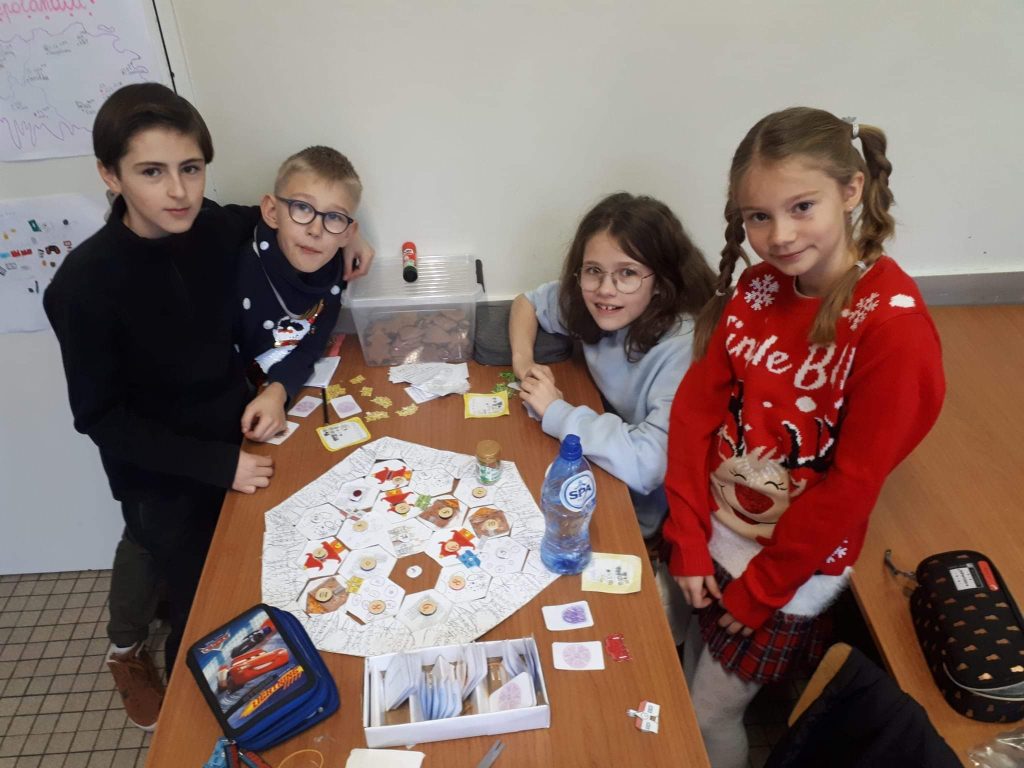 PROJEKT – ZAMIENIAMY LEKTURY NA GRY PLANSZOWE