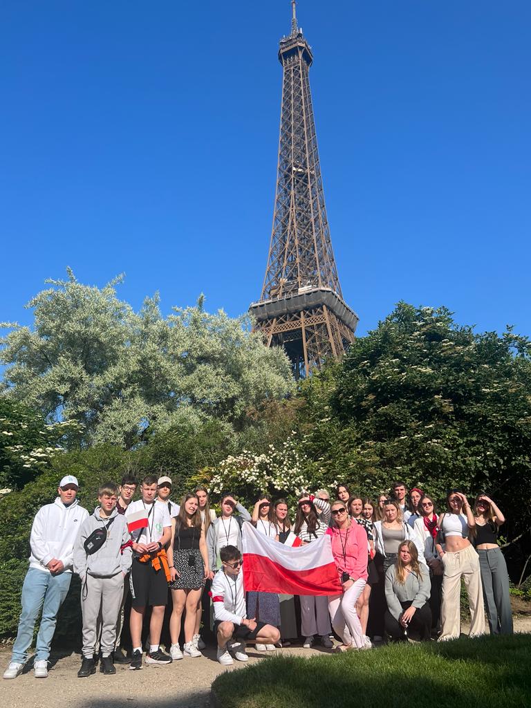 WYCIECZKA KLASY 1 LICEUM DO PARYŻA