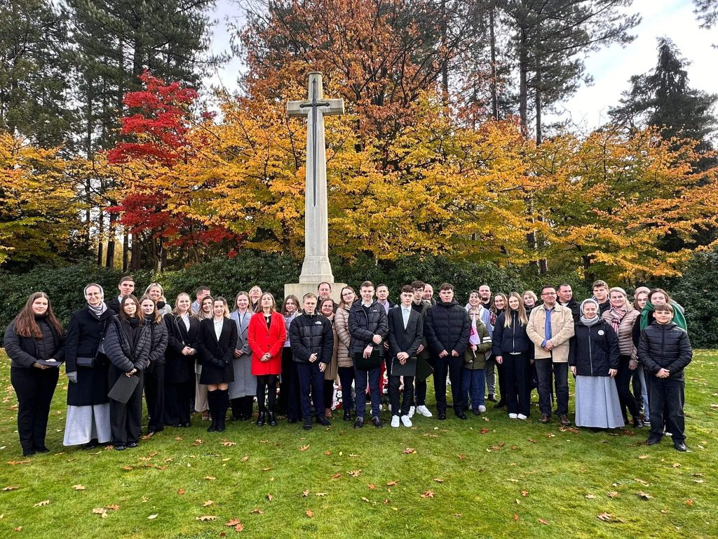 105. ROCZNICA ODZYSKANIA NIEPODLEGŁOŚCI PRZEZ POLSKĘ NA CMENTARZU WOJENNYM W HEVERLEE