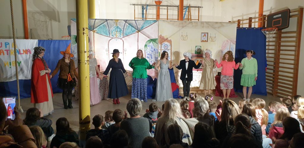 TEATR „NA NIBY” PRZEDSTAWIA: „KOPCIUSZEK” 