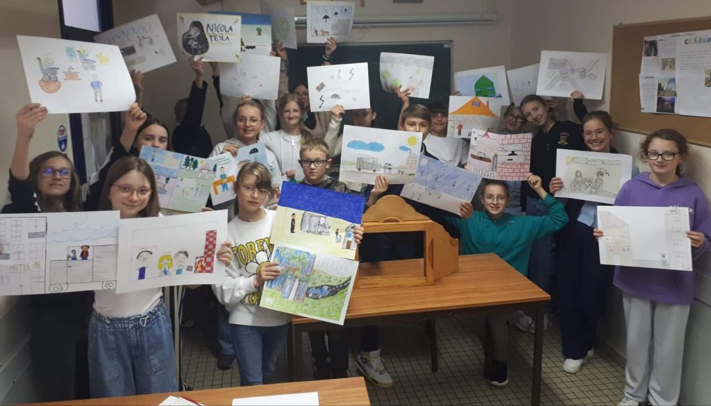 TEATRZYK KAMISHIBAI NA DZIEŃ MATKI W KLASIE 5A