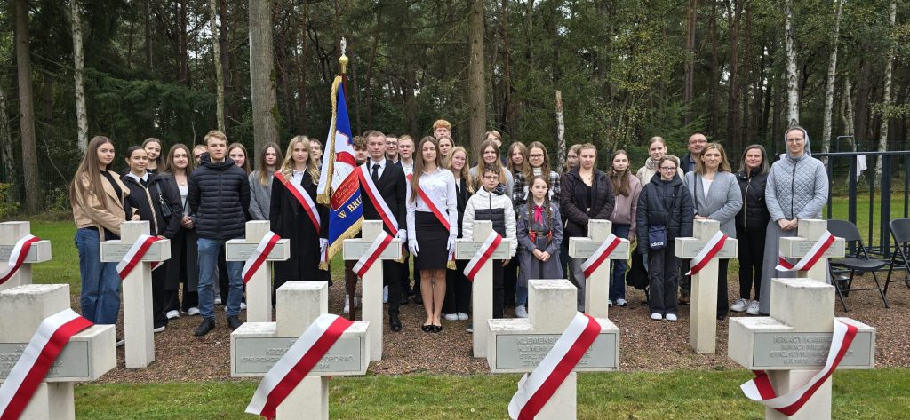 UROCZYSTOŚCI NA POLSKIM CMENTARZU W LOMMEL Z OKAZJI 80 ROCZNICY WYZWOLENIA FLANDRII
