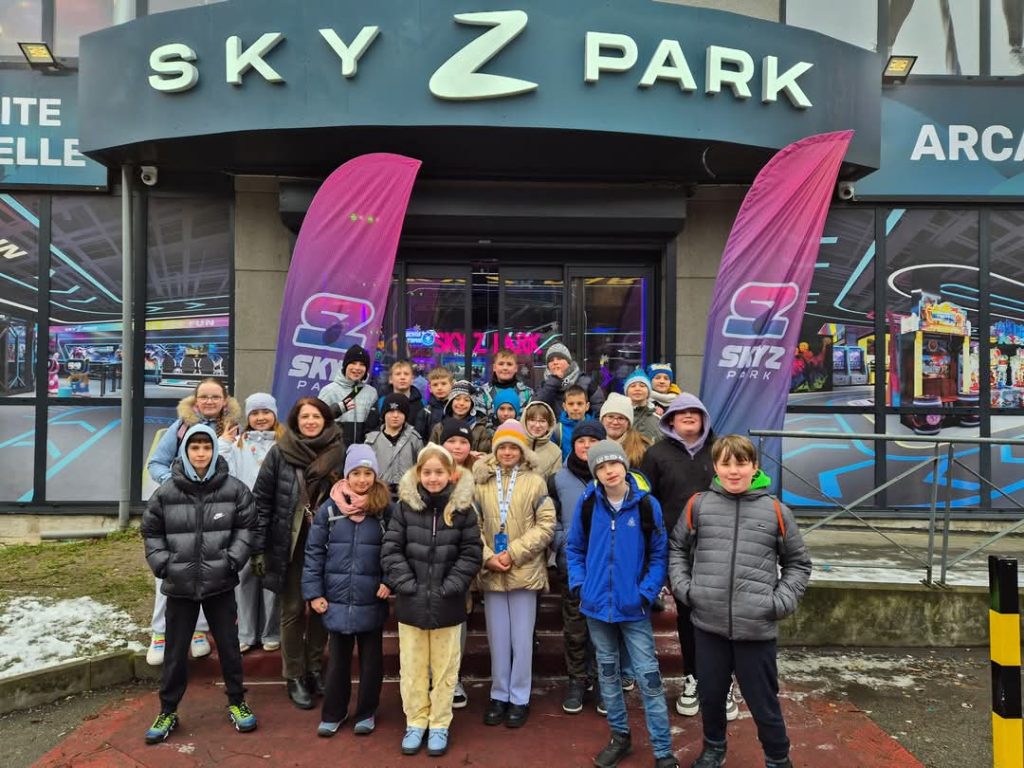 WYCIECZKA KLASY 4C DO PARKU TRAMPOLIN SKY Z PARK