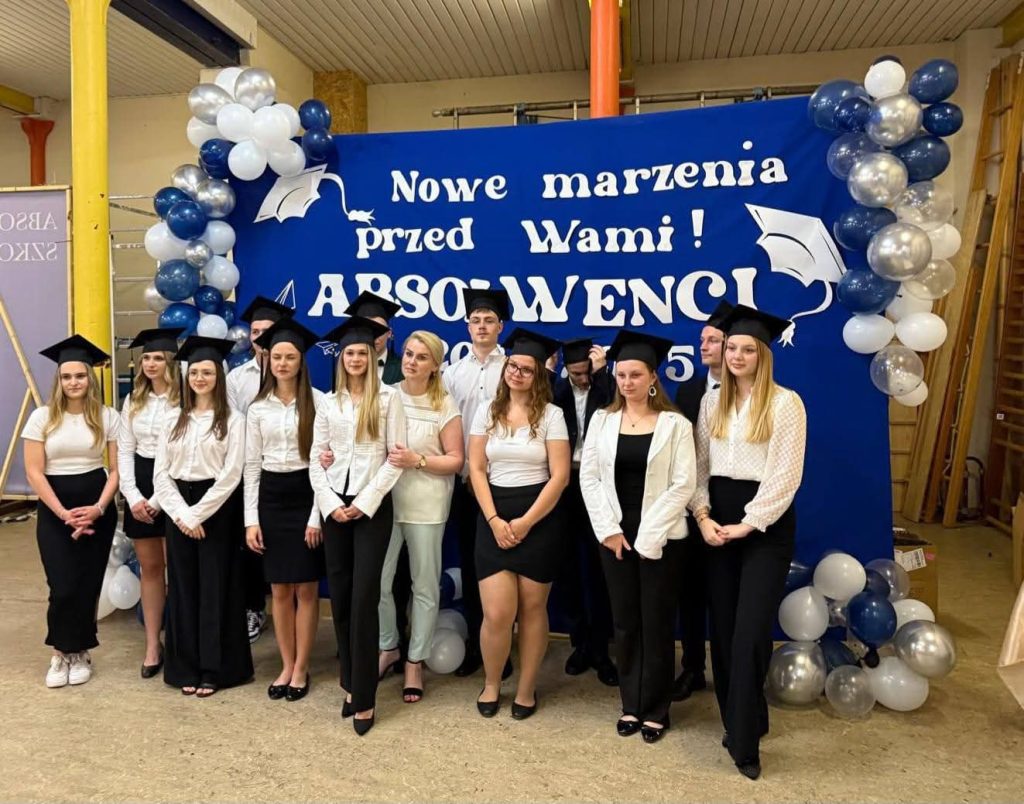 UROCZYSTE WRĘCZENIE ŚWIADECTW KLASY IV LICEUM